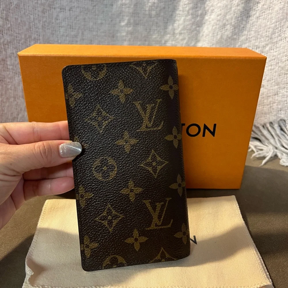 Louis Vuitton Brown Monogram check book/card holder- microchip